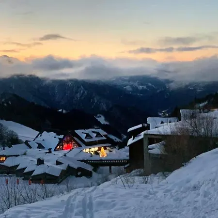 Pleine Nature Pied Pistes Piscine Chauffee アパート