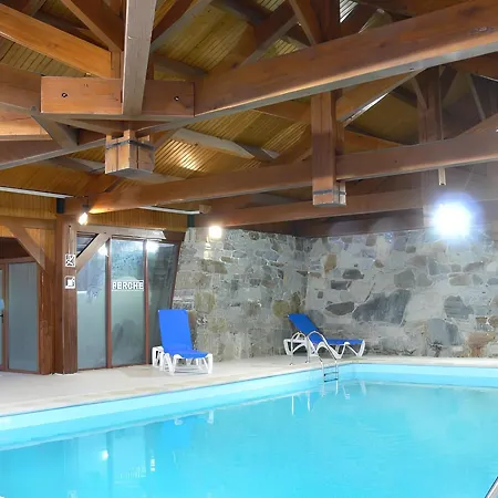 Pleine Nature Pied Pistes Piscine Chauffee * 우스투